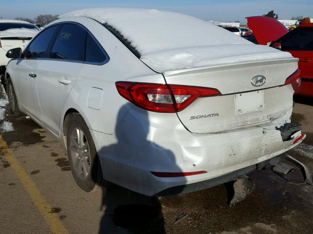 5NPE24AF7FH033065 - 2015 HYUNDAI SONATA SE WHITE photo 3