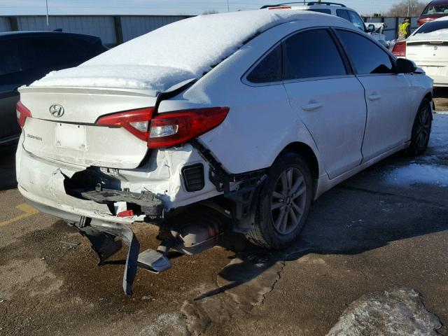 5NPE24AF7FH033065 - 2015 HYUNDAI SONATA SE WHITE photo 4