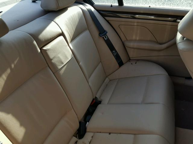 WBAEW53463PG20783 - 2003 BMW 330 XI Rouge photo 6