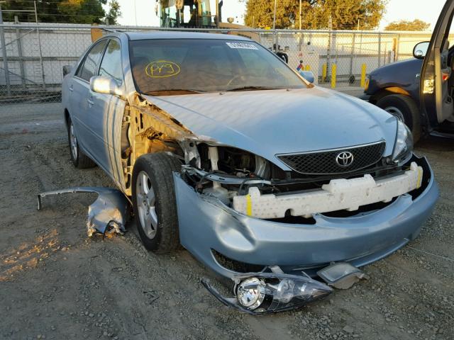 4T1BE30K15U555287 - 2005 TOYOTA CAMRY LE BLUE photo 1
