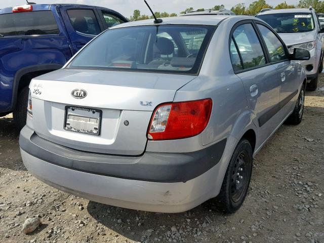 KNADE223996570981 - 2009 KIA RIO BASE SILVER photo 4