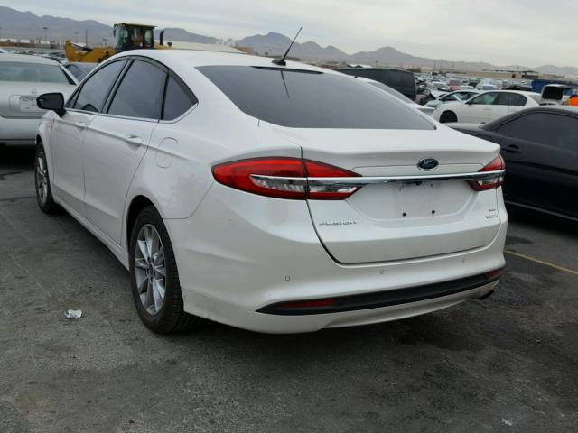 3FA6P0HD6HR336072 - 2017 FORD FUSION SE WHITE photo 3