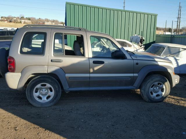 1J8GL48K07W662406 - 2007 JEEP LIBERTY SP BROWN photo 9