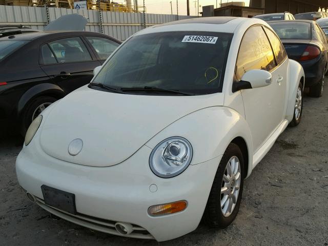 3VWCK31C64M409752 - 2004 VOLKSWAGEN NEW BEETLE WHITE photo 2