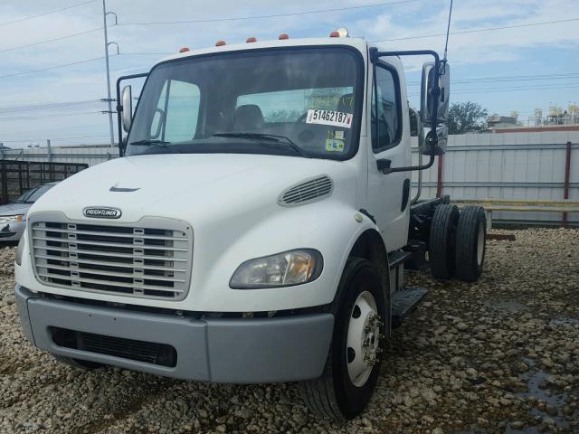 1FVACXDC27DY90081 - 2007 FREIGHTLINER M2 106 MED WHITE photo 2