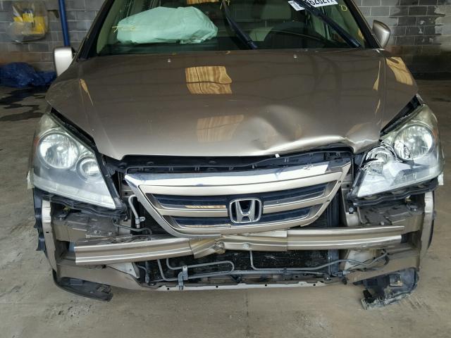 5FNRL38745B099562 - 2005 HONDA ODYSSEY EX GOLD photo 9