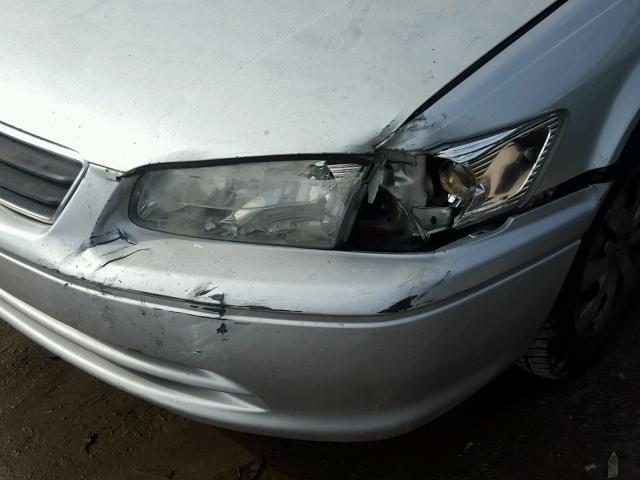 JT2BG22KXY0380936 - 2000 TOYOTA CAMRY CE SILVER photo 9