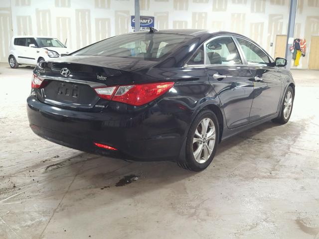 5NPEC4AC0CH475197 - 2012 HYUNDAI SONATA SE BLACK photo 4