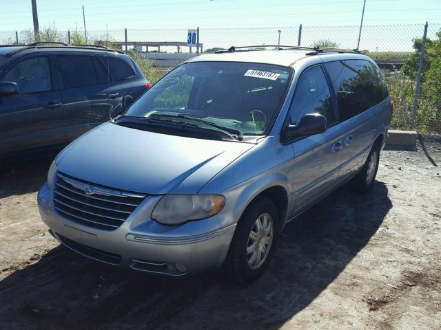 2C4GP54LX5R423838 - 2005 CHRYSLER TOWN & COU BLUE photo 2