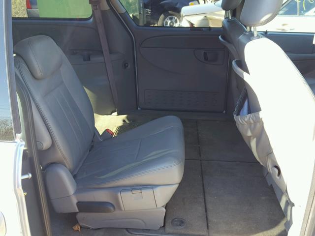 2C4GP54LX5R423838 - 2005 CHRYSLER TOWN & COU Mavi foto 6