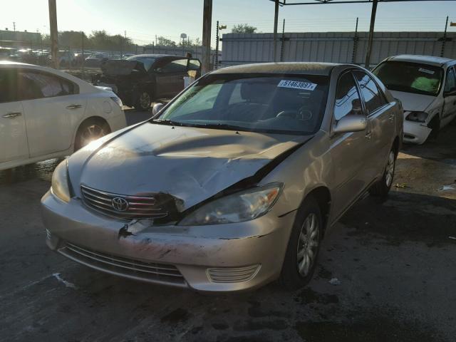 4T1BE32K26U118459 - 2006 TOYOTA CAMRY LE ოქროსფერი ფოტო 2