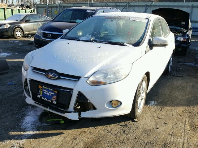 1FADP3F24DL376606 - 2013 FORD FOCUS SE WHITE photo 2