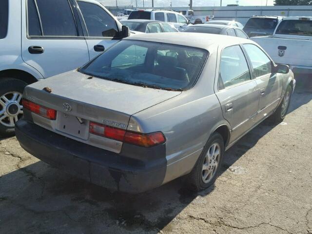 4T1BF22K3VU015640 - 1997 TOYOTA CAMRY CE GRAY photo 4