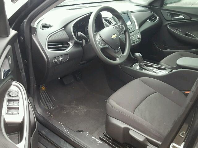 1G1ZB5ST4HF251806 - 2017 CHEVROLET MALIBU LS ნაცრისფერი ფოტო 9