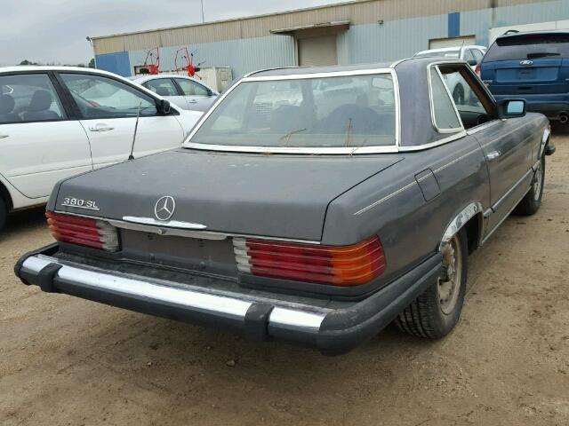 WDBBA45A1BB006233 - 1981 MERCEDES-BENZ 380SL GRAY photo 4