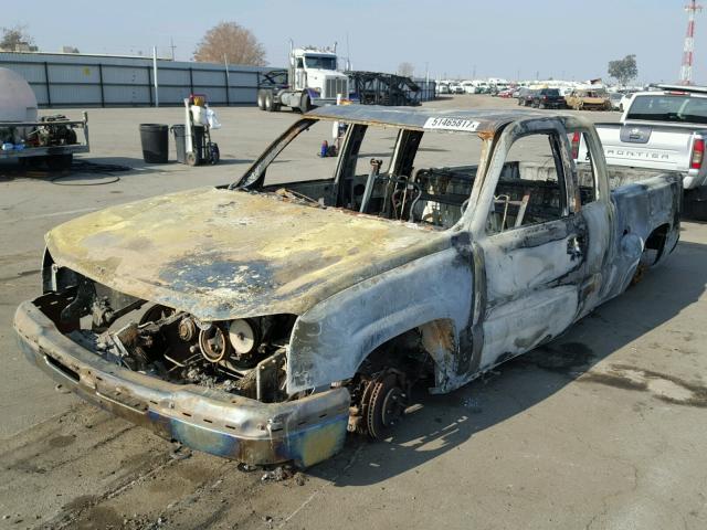 2GCEC19VX41326318 - 2004 CHEVROLET SILVERADO BURN photo 2