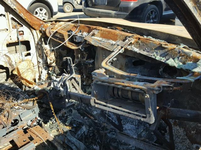 2GCEC19VX41326318 - 2004 CHEVROLET SILVERADO BURN photo 5