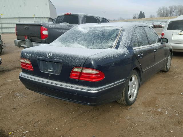 WDBJF70J31X057997 - 2001 MERCEDES-BENZ E 430 BLUE photo 4