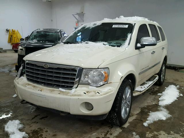 1A8HW58208F129829 - 2008 CHRYSLER ASPEN LIMI WHITE photo 2