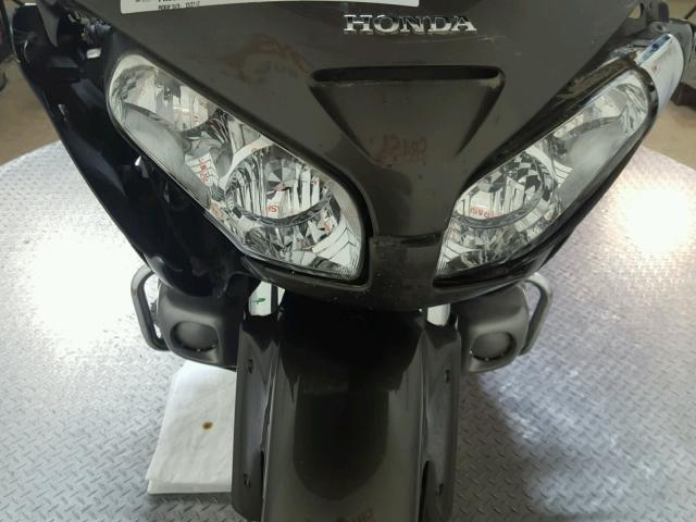 1HFSC47G99A800495 - 2009 HONDA GL1800 BROWN photo 18