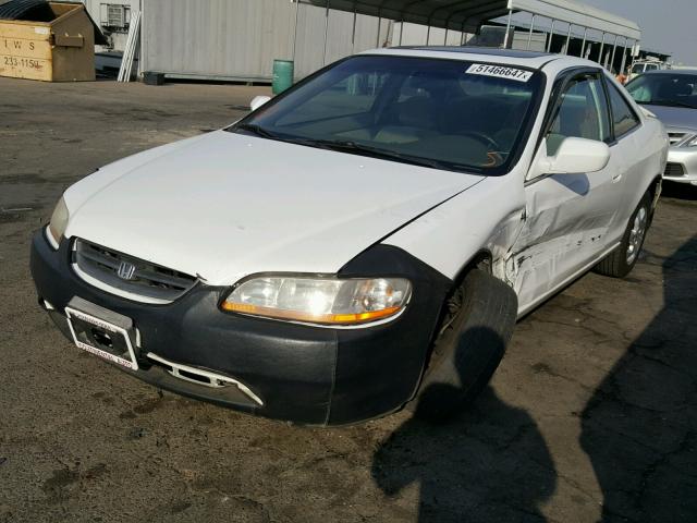 1HGCG3153XA013741 - 1999 HONDA ACCORD EX WHITE photo 2