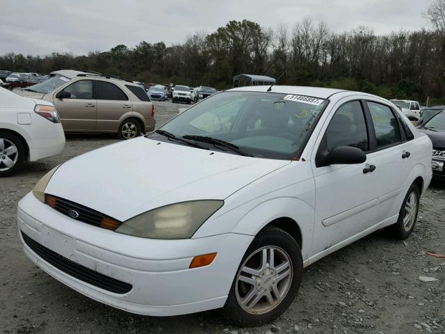 1FAFP34P83W304053 - 2003 FORD FOCUS SE WHITE photo 2