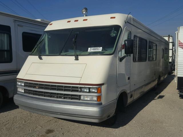 1GBKP37W9K3317667 - 1989 GMC MOTORHOME BEIGE photo 2