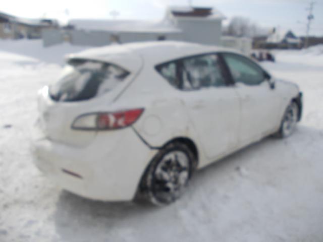 JM1BL1HF3A1130168 - 2010 MAZDA 3 I WHITE photo 4