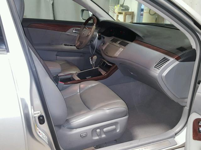 4T1BK3DB2AU363163 - 2010 TOYOTA AVALON XL SILVER photo 5