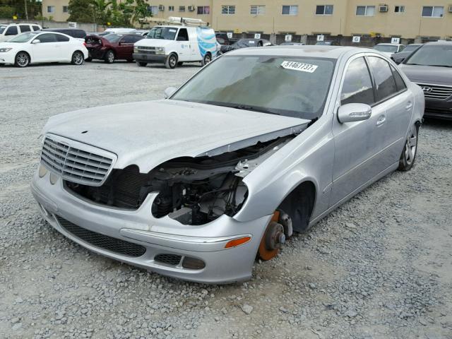 WDBUF70J36A912737 - 2006 MERCEDES-BENZ E 500 SILVER photo 2