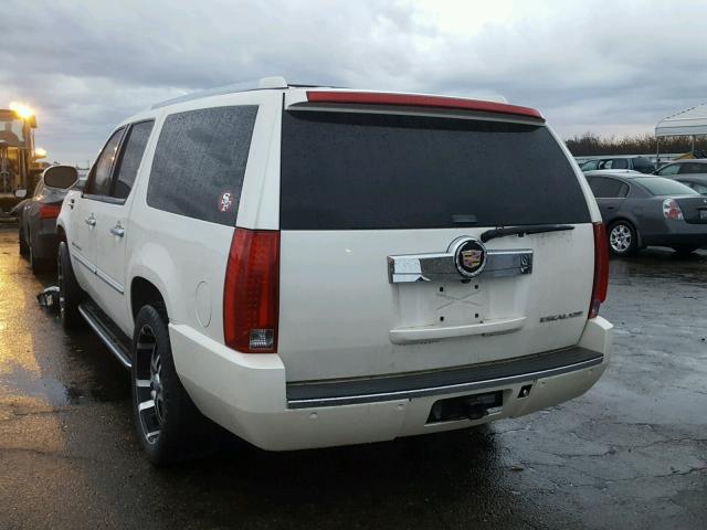 1GYFK668X8R148016 - 2008 CADILLAC ESCALADE E WHITE photo 3