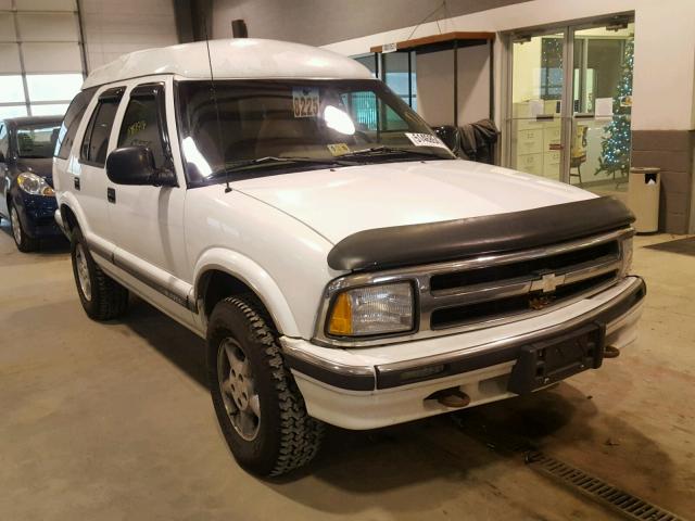 1GNDT13W6V2189593 - 1997 CHEVROLET BLAZER WHITE photo 1