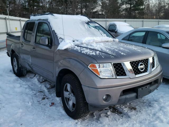 1N6AD07W85C419977 - 2005 NISSAN FRONTIER C GRAY photo 1