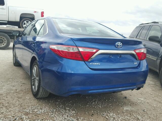 4T1BF1FKXHU666188 - 2017 TOYOTA CAMRY LE BLUE photo 3