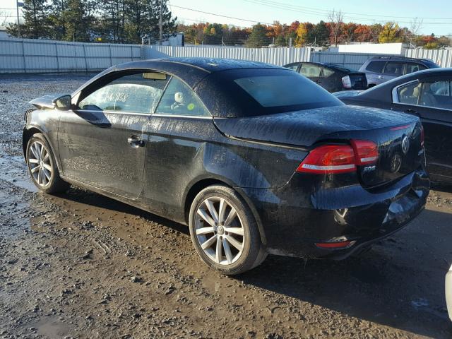 WVWBW7AH5CV008817 - 2012 VOLKSWAGEN EOS KOMFOR შავი ფოტო 3