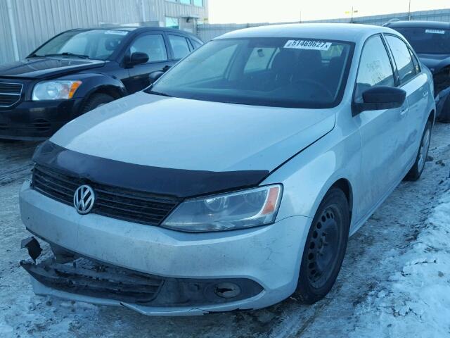 3VW2K7AJ8CM329336 - 2012 VOLKSWAGEN JETTA BASE SILVER photo 2