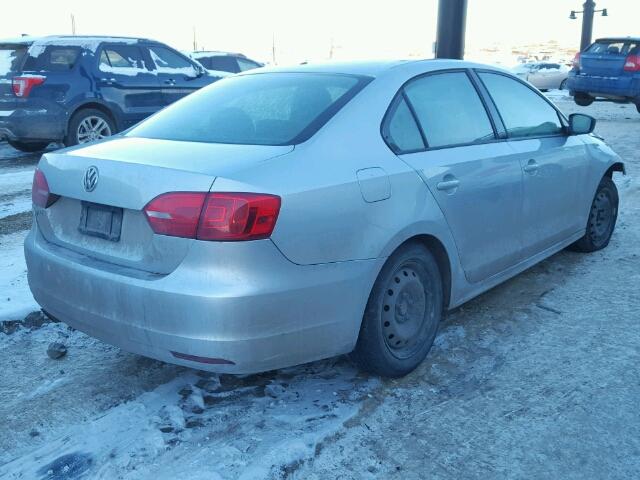 3VW2K7AJ8CM329336 - 2012 VOLKSWAGEN JETTA BASE SILVER photo 4