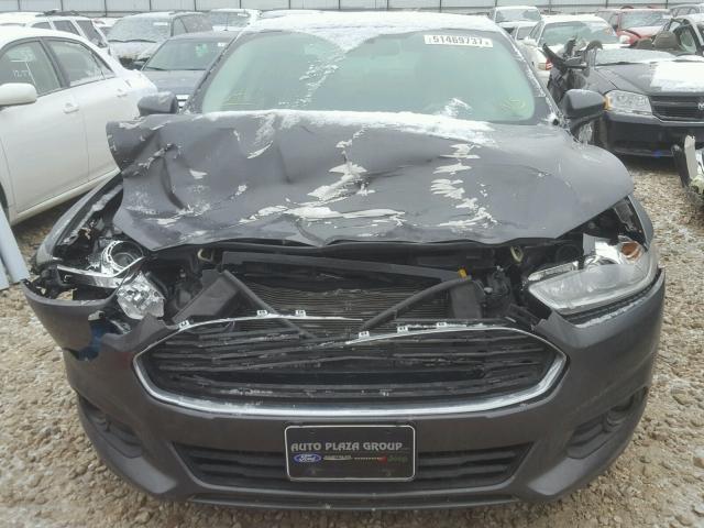 3FA6P0G7XGR314800 - 2016 FORD FUSION S GRAY photo 9