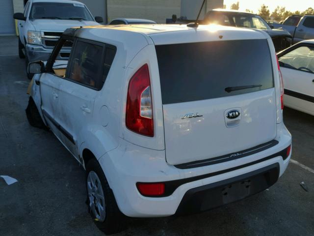 KNDJT2A5XD7539806 - 2013 KIA SOUL WHITE photo 3