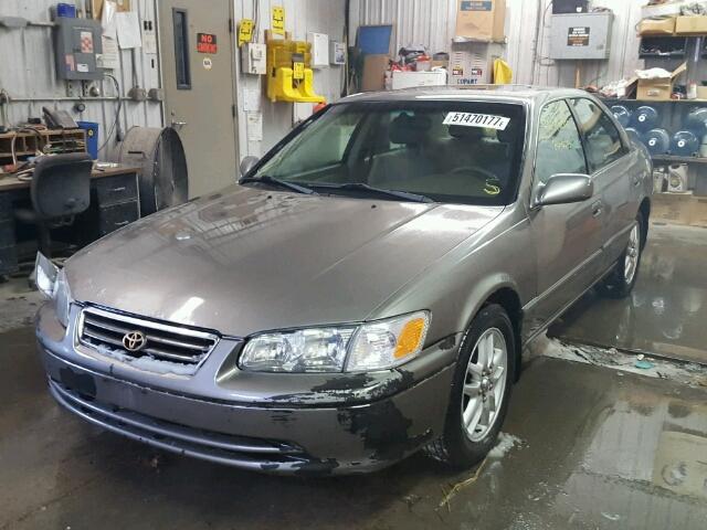 4T1BF28K8YU096050 - 2000 TOYOTA CAMRY LE თაფლისფერი ფოტო 2