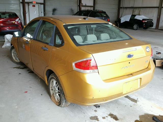 1FAHP35N29W111184 - 2009 FORD FOCUS SE ORANGE photo 3