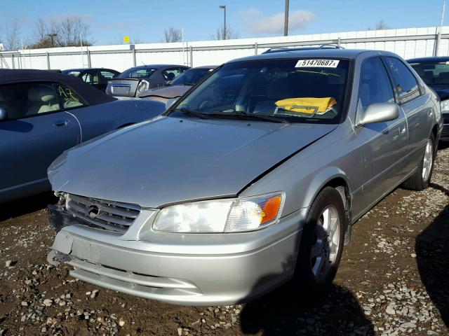 JT2BG22K1Y0500347 - 2000 TOYOTA CAMRY CE SILVER photo 2