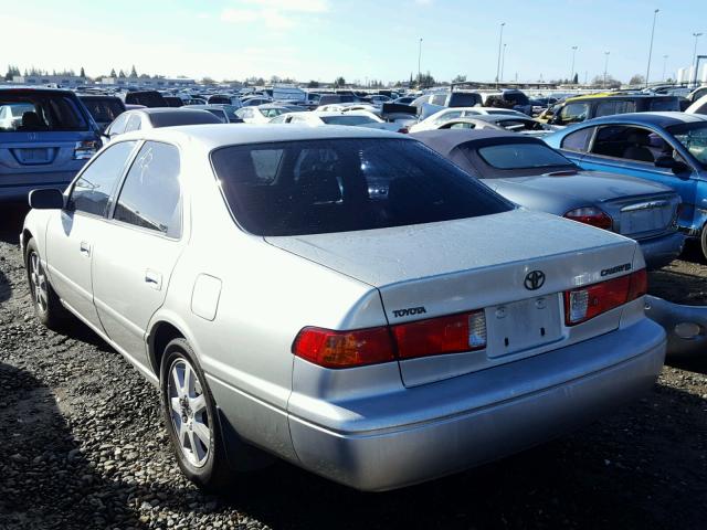 JT2BG22K1Y0500347 - 2000 TOYOTA CAMRY CE SILVER photo 3