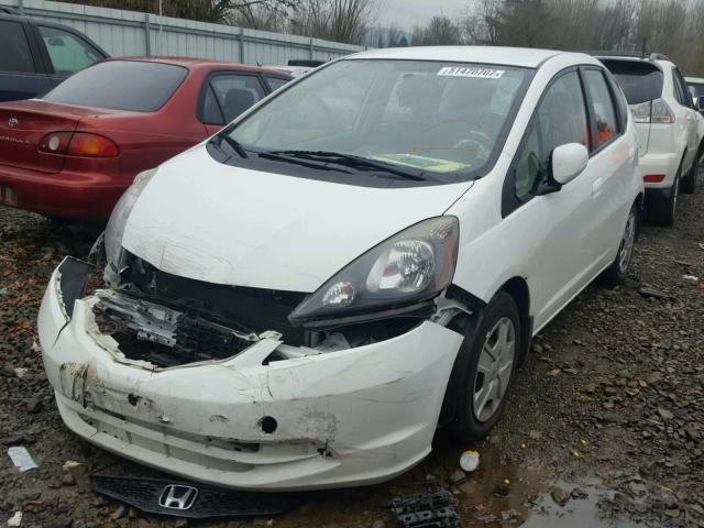 JHMGE8H36DC045539 - 2013 HONDA FIT WHITE photo 2