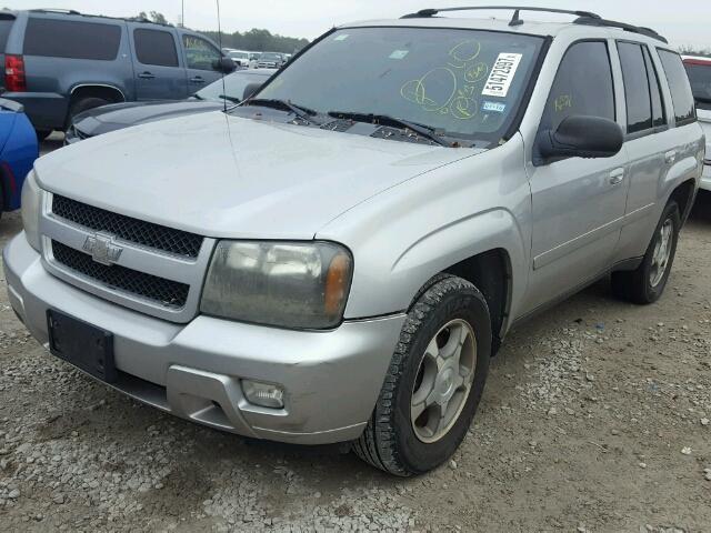 1GNDS13S382219203 - 2008 CHEVROLET TRAILBLAZE SILVER photo 2