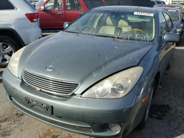 JTHBA30GX55111538 - 2005 LEXUS ES 330 GREEN photo 2