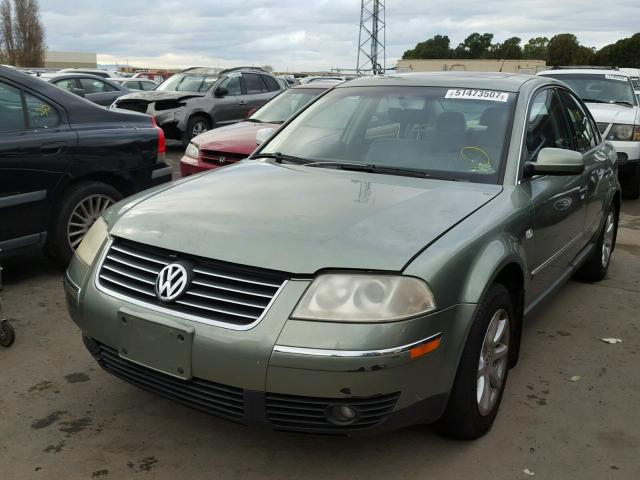 WVWPD63B74E136301 - 2004 VOLKSWAGEN PASSAT GLS GREEN photo 2