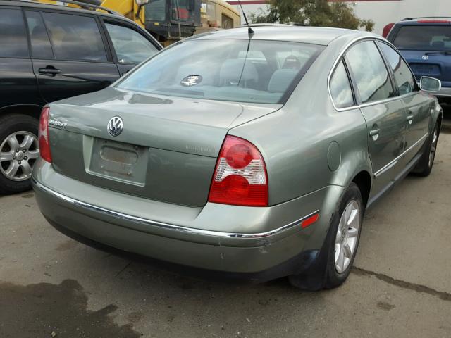 WVWPD63B74E136301 - 2004 VOLKSWAGEN PASSAT GLS GREEN photo 4