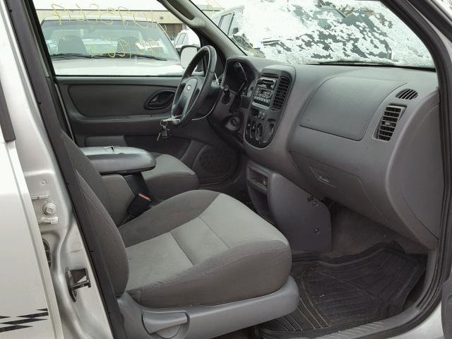 1FMYU02163KA33120 - 2003 FORD ESCAPE XLS GRAY photo 5