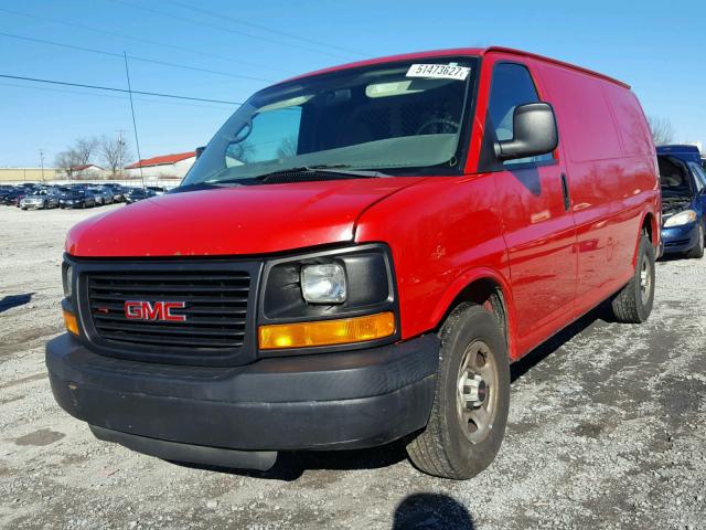 1GTFG15X351179119 - 2005 GMC SAVANA G15 RED photo 2